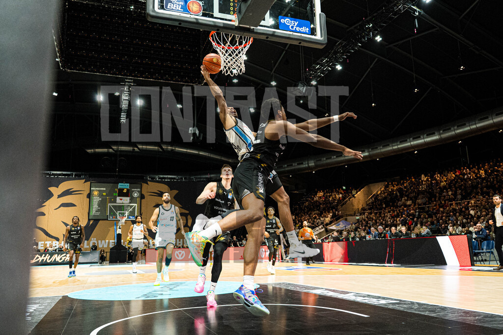 Basketball I Herren I Bundesliga I Saison 2025/2026 I 7. Spieltag I Basketball Löwen Braunschweig - Veolia Towers Hamburg | CONTRAST ZERØ MEDIA - Realisiert mit Pictrs.com
