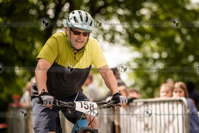Eierlesen 2026 | Sie wurden bei einem Event oder Sportanlass fotografiert? Hier finden sie ihre Bilder! - Realisiert mit Pictrs.com