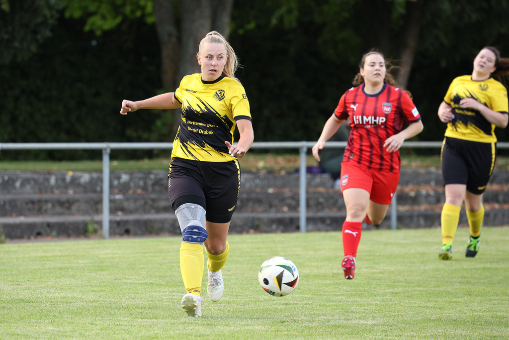 Fußball I FRAUEN I Saison 2025-2026 I Freundschaftsspiel I SGM Ebnat-Waldhausen - 1FC Heidenheim 1846 2 I_250823_5860 | Fotopresso – Sportfotografie in Heidenheim & Umgebung. Professionelle Sportfotografie für unvergessliche Momente. Dynamische Action-Shots, emotionale Szenen & hochwertige Bilder. - Realisiert mit Pictrs.com