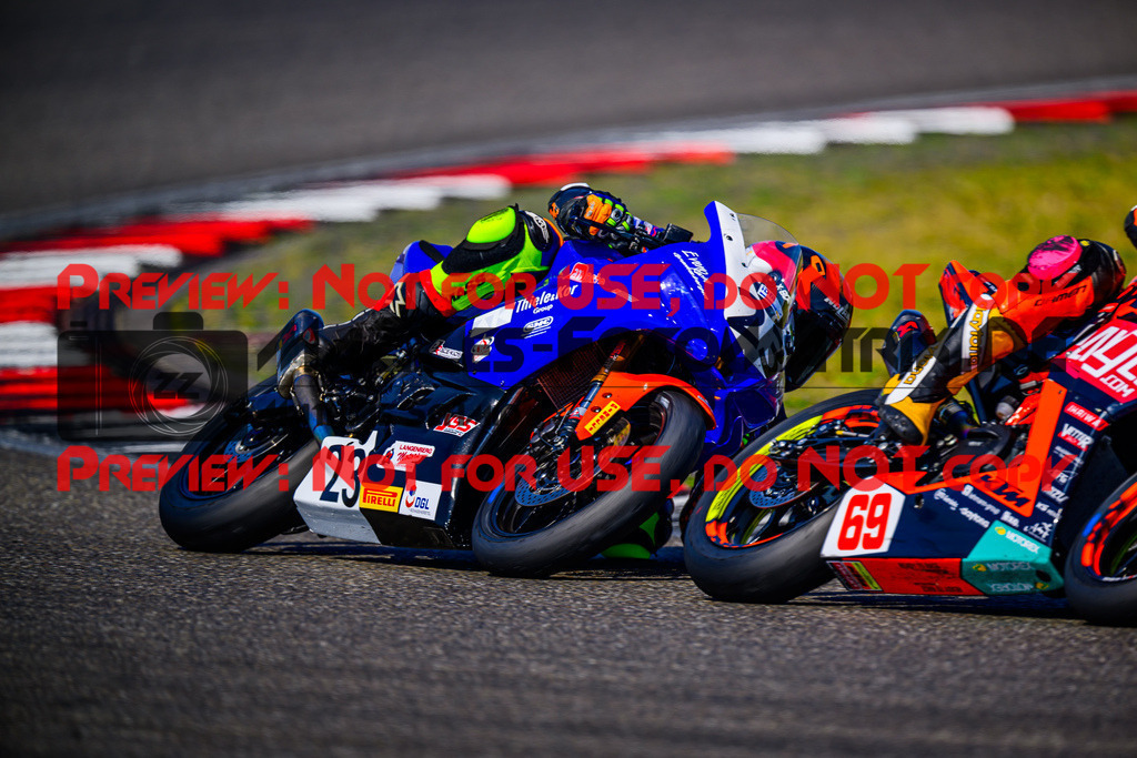 MaZZes_FotoMatrix_240901_6007705_7567 | SSP300