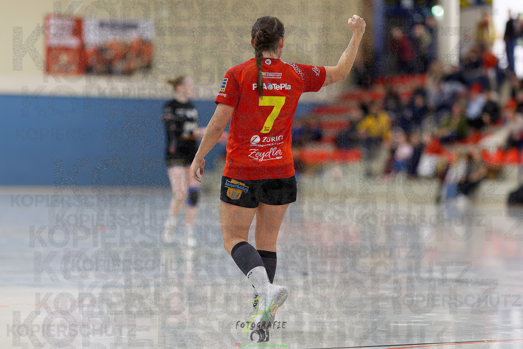 Frauen Regionalliga (HHV); HSG Wettenberg - HSG Twistetal | Frauen Regionalliga (HHV); HSG Wettenberg - HSG Twistetal am 08.11.2025 in Launsbach (Wettenberg) (Halle GS Launsbach (Wettenberg))Photo © 2025 - Jörg Heinrich - Realisiert mit Pictrs.com