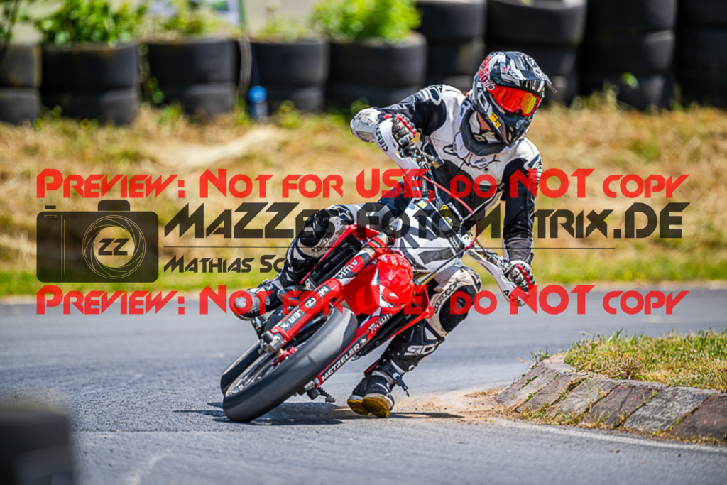 MaZZes_FotoMatrix_220529_8216 | Fotograf Mathias Schmid
Sportfotograf,
Eventfotograf,
Hochzeitsfotograf,
Portraitfotograf