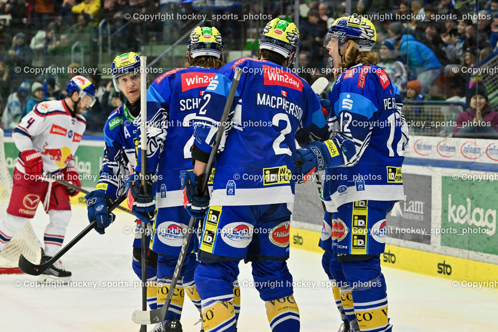 EC IDM WÄRMEPUMPEN VSV vs. EC Red Bull Salzburg | Jubel EC VSV Mannschaft, #12 Pearson Chase EC VSV, #72 HUGHES John EC VSV, #16 HANCOCK Kevin EC VSV, #2 MACPHERSON Dylan EC VSV, EC IDM WÄRMEPUMPEN VSV vs. EC Red Bull Salzburg, EC IDM WÄRMEPUMPEN VSV vs. EC Red Bull Salzburg am 17.01.2025 in Villach (Stadthalle Villach), Austria, (Photo by Bernd Stefan)
