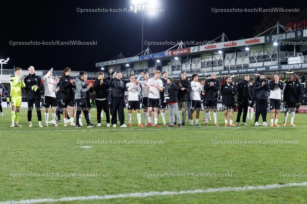 xKWIx30112501070 | 30.11.2025, xkwix, Fußball, 3. Liga, SSC Verl - VfL Osnabrück, Sportclub Arena: Jubel nach den AbpfiffPhoto:xKamilxWilkowskixPressefotoKochx