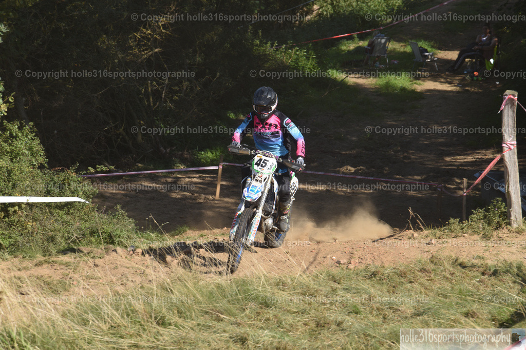 DSC_0295 | Sportfotografie , Motorsport, Motoross, Reitsport, Mointainbike, Enduro,
Landschaft , Outdoor, Eventfotografie, Landschaft, Bilder online bestellen - Realisiert mit Pictrs.com