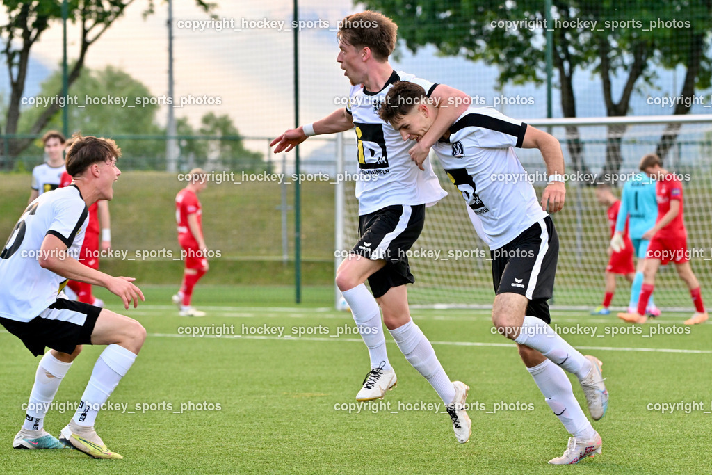 SV Spittal vs. SAK | Jubel SV Spittal, #22 Max Steinthaler SV Spittal, #10 Adrian Steurer SV Spittal, #6 Tristan Brükk SV Spittal, SV Spittal vs. SAK, SV Spittal vs. SAK am 24.05.2024 in Spittal an der Drau (Goldeck Stadion), Austria, (Photo by Bernd Stefan)