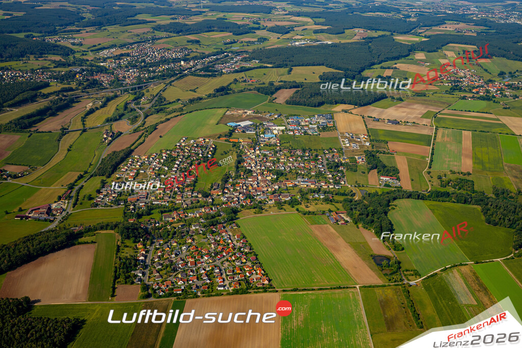 Das Luftbild zeigt : Stadelhof Wilhelmsdorf - Die Luftaufnahme wurde 2024 vom UL-Flugzeug aus erstellt ( keine Drohne ) - Hochauflösende Luftaufnahme - Für grossformatige Ausdrucke geeignet. Die Geschenkidee !Mit Lizenz und Bildrechte bestellbar