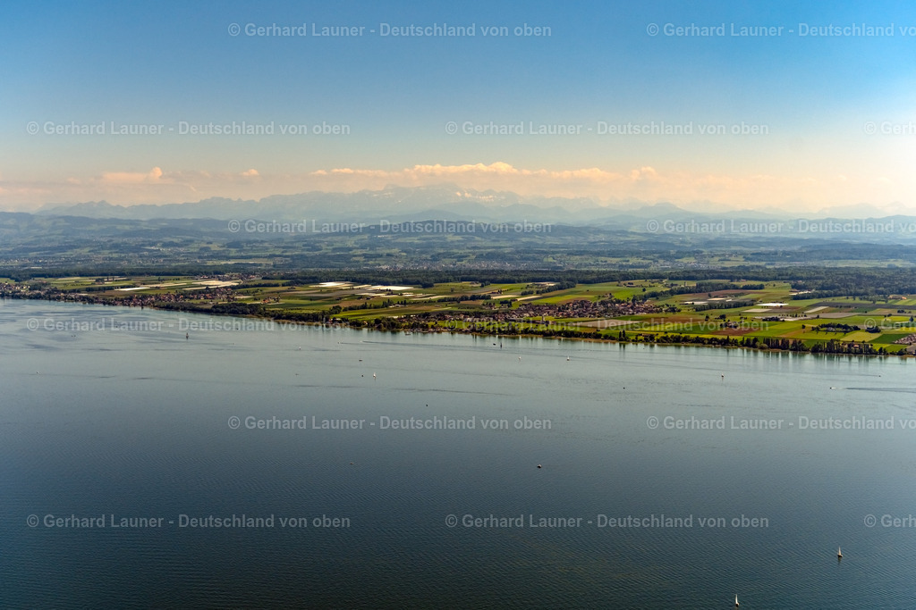 4027740 | MüNSTERLINGEN 17.05.2020 Uferbereiche am Seegebiet des Bodensee Obersee bei Münsterlingen im Kanton Thurgau, Schweiz. // Riparian areas on the lake area of Bodensee Obersee in Muensterlingen in the canton Thurgau, Switzerland. Foto: Gerhard Launer