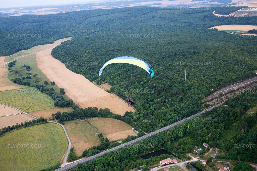 Aerial view: View of the town in Foug in the state Meurthe et Moselle, France.Photo: IMG_083517.jpg taken on 07/13/2015 by Werner Riehm/FLY-FOTO.comResolution of the original: 5472 x 3648 px