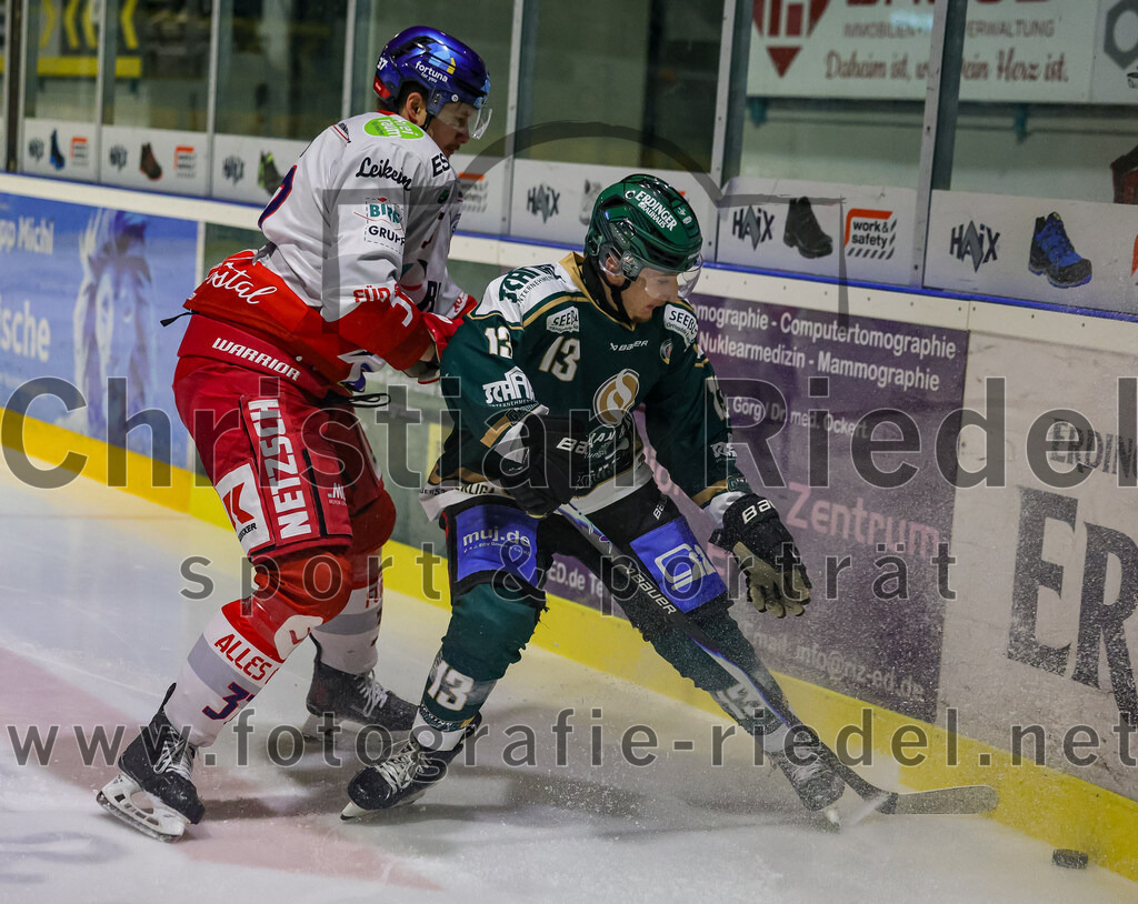 2026-01-18_059_TSV_Erding_gegen_Selber_Woelfe | Erding, Deutschland, 18.01.2026:Eishockey, Oberliga Süd 2025 / 2026, 38. Spieltag, TSV Erding gegen Selber Wölfe, Endergebnis: 2:3 n.V.Björn Salhi (Erding Gladiators, #13)Foto: Christian Riedel / fotografie-riedel.net