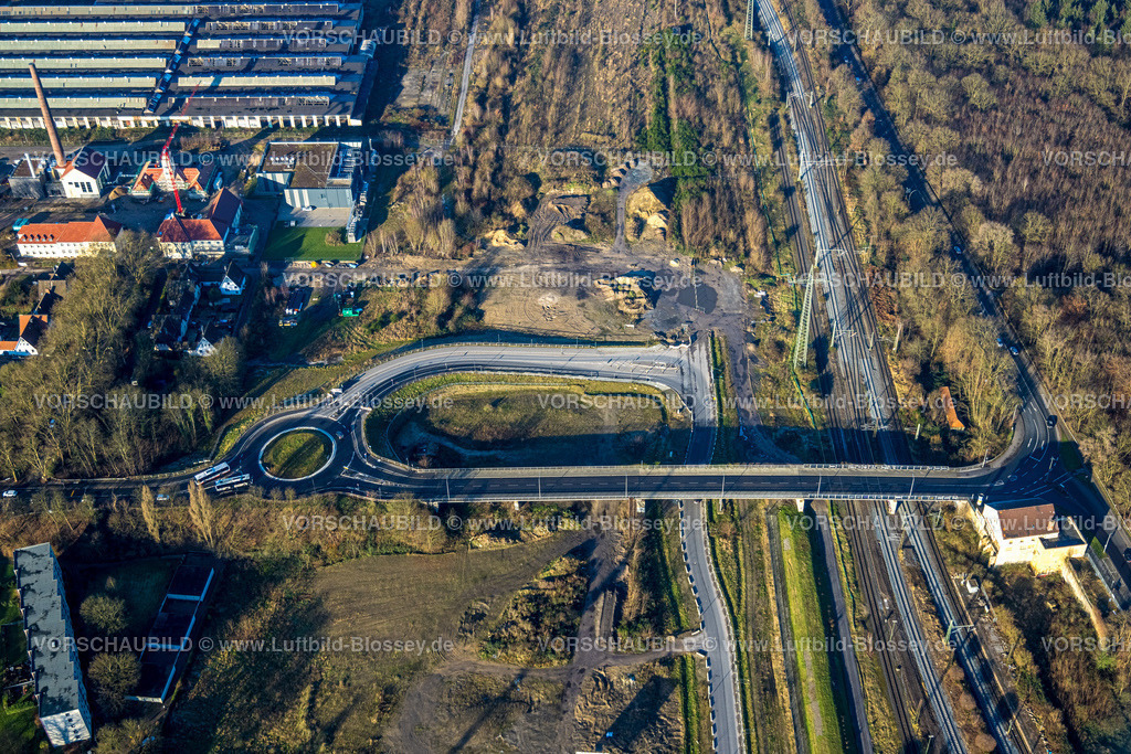 Duisburg241202083 | Luftbild, neuer Kreisverkehr Baustelle für geplantes Duisburger Wohnquartier am ehemaligen Rangierbahnhof Wedau, an der Sechs-Seen-Platte, Wedau, Duisburg, Ruhrgebiet, Nordrhein-Westfalen, Deutschland
