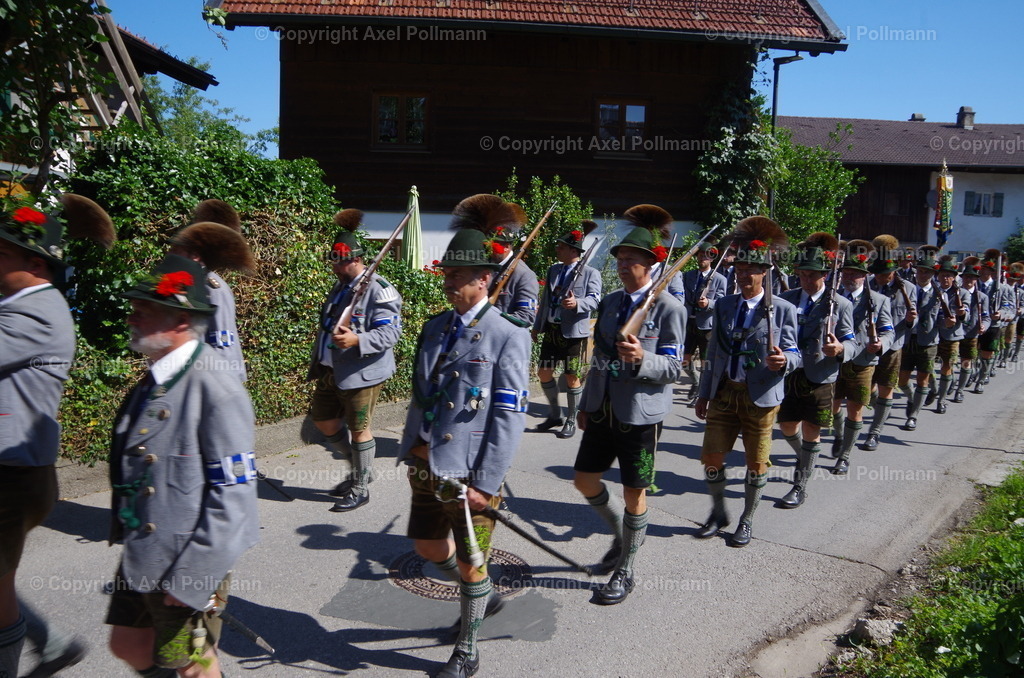 IMGP5595 | fotografiert von Axel PollmannLeonhardi Wallfahrt Benediktbeuern und Murnau, Fronleichnam, Fasching, Landschaft im Loisachtal und Benediktbeuern  - Realisiert mit Pictrs.com
