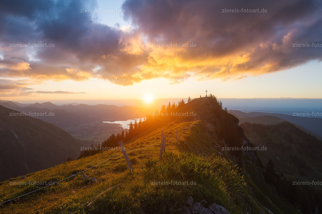 Sonnenuntergang auf der Bodenschneid | Sonnenuntergang auf der Bodenschneid - Realisiert mit Pictrs.com