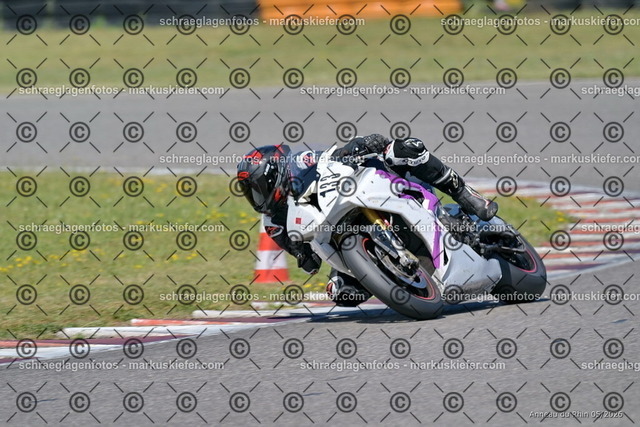 26BT01-1387 | 133 - Realisiert mit Pictrs.com