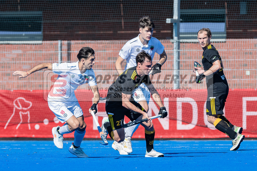 HK_20231001_104916 | 1.Bundesliga Herren Crefelder HTC - Harvestehuder THC am 1.10.2023 CHTC, Krefeld , Martin Ignacio Ferreiro ( Crefelder HTC #18 ) , Xaver Hasun ( Harvestehuder THC )