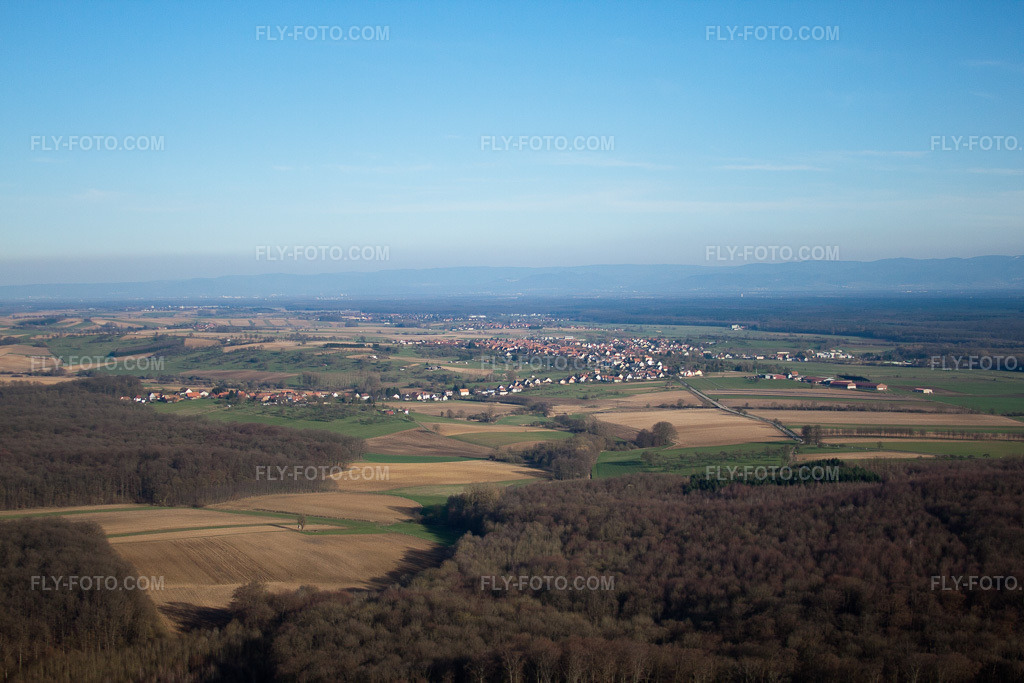 Aerial view: View of the town in Dieffenbach-lès-Wœrth in the state Bas-Rhin, France. – Photo: IMG_38724.jpg taken on 03/20/2011 by Werner Riehm/FLY-FOTO.com – Resolution of the original: 4752 x 3168 px