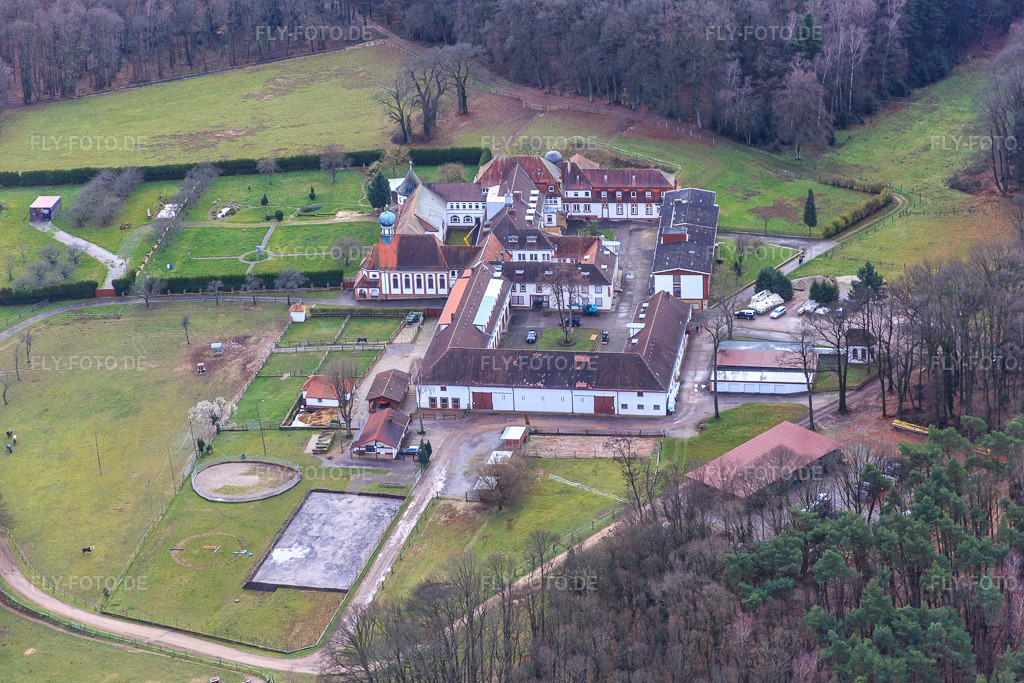 Luftbild: Pferedepension im Kloster Liebfrauenberg in Bad Bergzabern im Bundesland Rheinland-Pfalz in Deutschland. Foto: IMG_085712.jpg vom 08.01.2016 durch Werner Riehm/FLY-FOTO.de