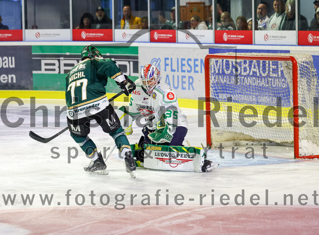 2025-09-21_081_TSV_Erding_gegen_Hoechstadter_Alligators | Erding, Deutschland, 21.09.2025:Eishockey, Oberliga Süd 2025 / 2026, 2. Spieltag, TSV Erding gegen Höchstadter Alligators, Endergebnis: 3:4Foto: Christian Riedel / fotografie-riedel.net