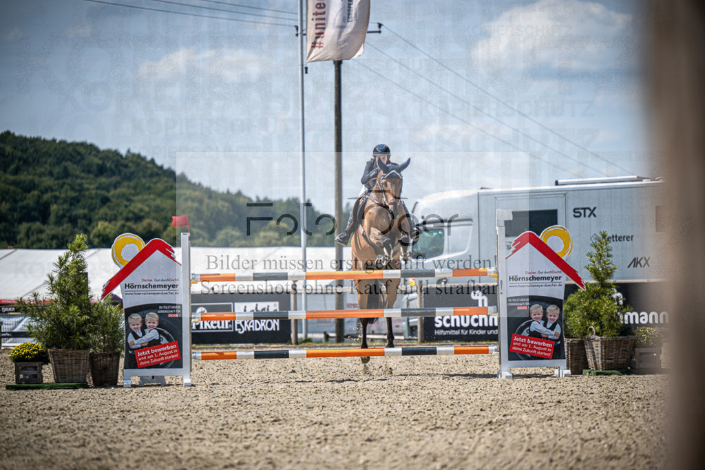 DOS_5967 | Entdecke hochwertige Reitturnierfotos von Foto Oger. Professionell, emotional und authentisch – jetzt Lieblingsmomente im Shop bestellen.Deutschlandweite Turnierfotografie. - Realisiert mit Pictrs.com