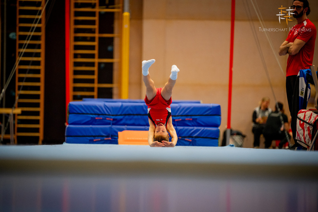 Promo-517 | "Fussifoto.com – Ihr Ansprechpartner für hochwertige Fotografie! Entdecken Sie kreative Bilder und professionelle Dienstleistungen. Kontaktieren Sie uns für Ihre Projekte!"