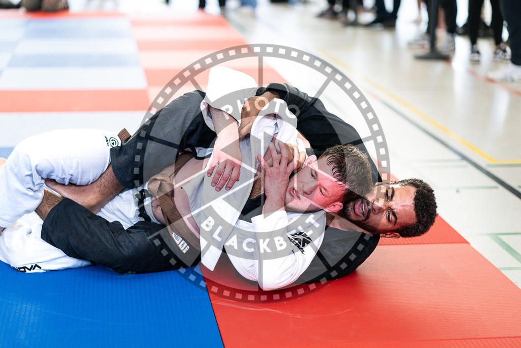 20250510PBB2041 | Athletes compete during the JJLG Berlin Open Jiu-Jitsu Championship on May 10, 2025 in Berlin, Germany. © Chiara Dazi / photoblackbelt