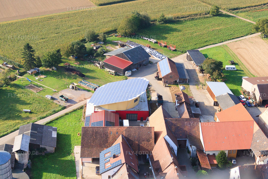 Luftbild: Drehbares PV-Dach im Ortsteil Deutschhof in Kapellen-Drusweiler im Bundesland Rheinland-Pfalz in Deutschland. Foto: IMG_45402.jpg vom 24.09.2011 durch Werner Riehm/FLY-FOTO.deAuflösung des Originals: 4752 x 3168 px