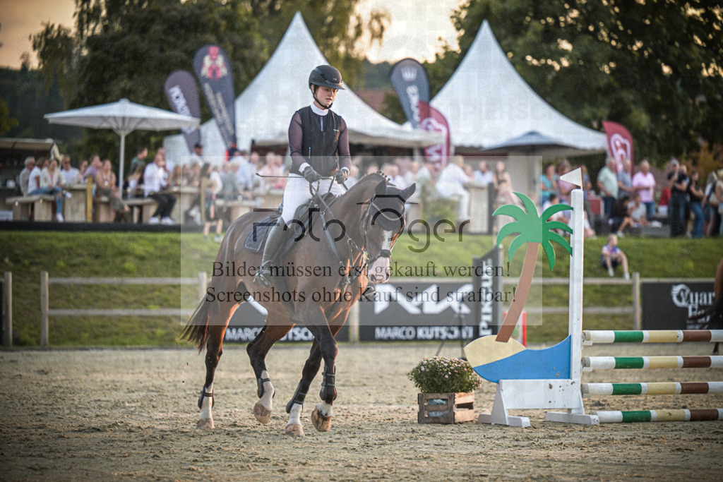DOS_2173 | Entdecke hochwertige Reitturnierfotos von Foto Oger. Professionell, emotional und authentisch – jetzt Lieblingsmomente im Shop bestellen.Deutschlandweite Turnierfotografie. - Realisiert mit Pictrs.com
