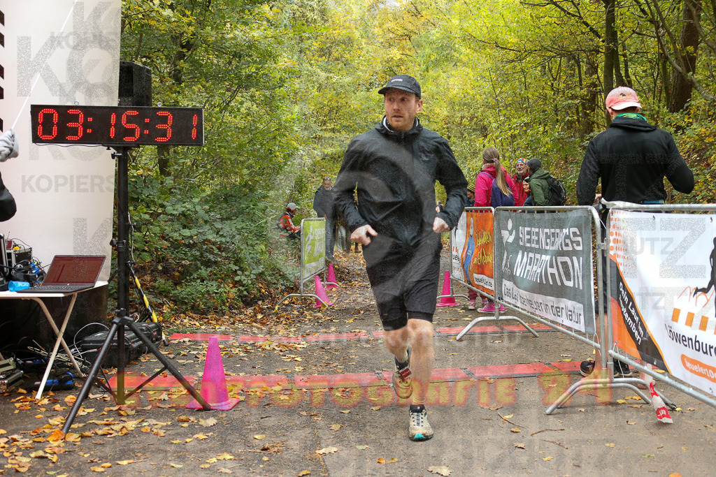 251026_1317_EX1_3089 | Sportfotografie im Rhein-Sieg Kreis, Köln, Bonn, NRW, Rheinland Pfalz, Hessen, etc. Unser Tätigkeitsfeld umfasst den Laufsport vom Volkslauf über den Marathon, Duathlon, Triathon bis zum Ultralauf wie Kölnpfad Ultra oder Schindertrail.