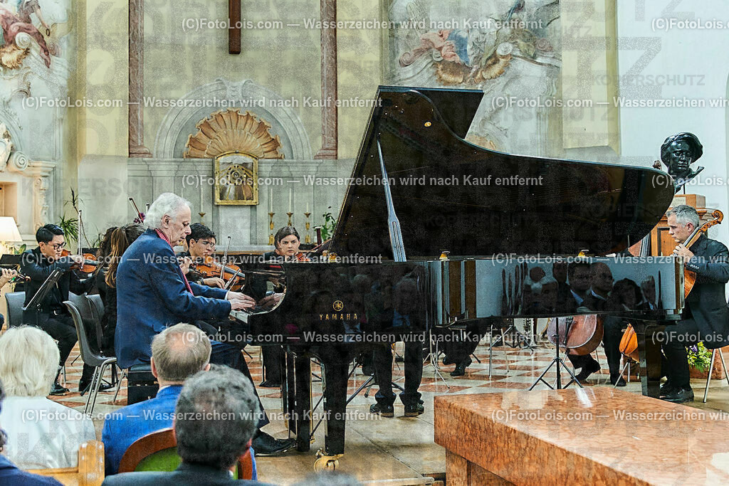 ALS0337_XXXIX-Chopin-Festival_Camerata Mozartiana_Olejniczak | (C)FotoLois.com, Alois Spandl, Eröffnungskonzert in der Kartausenkirche mit Camerata Mozartiana unter Dirigent Daniel Auner, Janusz Olejniczak (Klavier), Natalia Rehling (Klavier), Kompnistin Johanna Doderer und Ingolf Wunder (Klavier), Fr 4. August 2023  . August 2023.