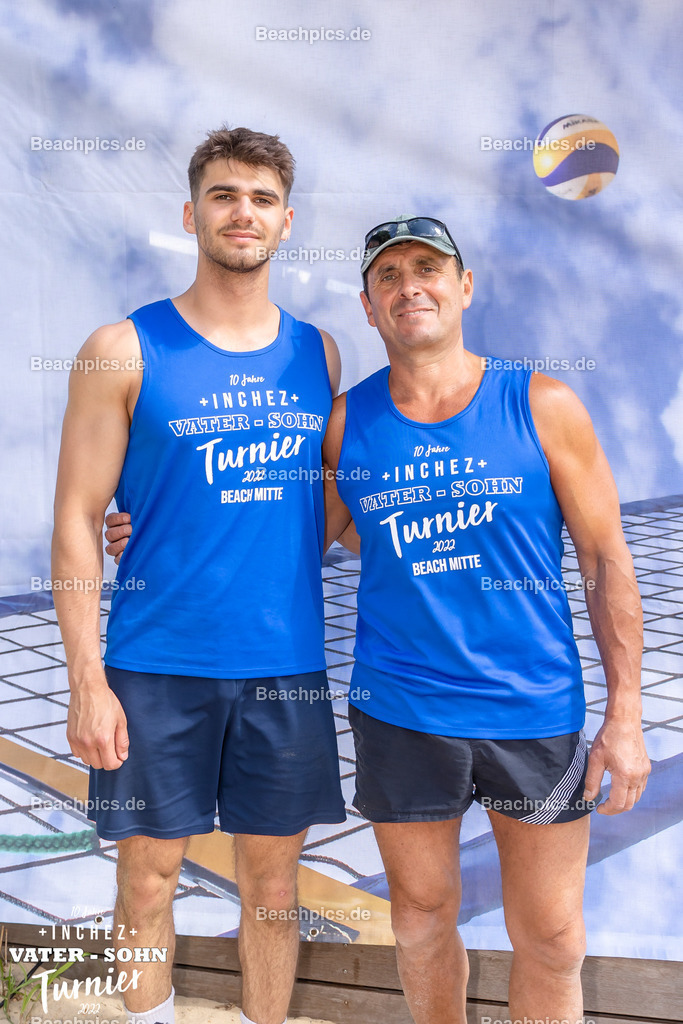 2022-00063190-Vater-Sohn-Turnier-Teamfotos-2 | 26.05.2022; Berlin Foto: Gerold Rebsch - www.beachpics.de
