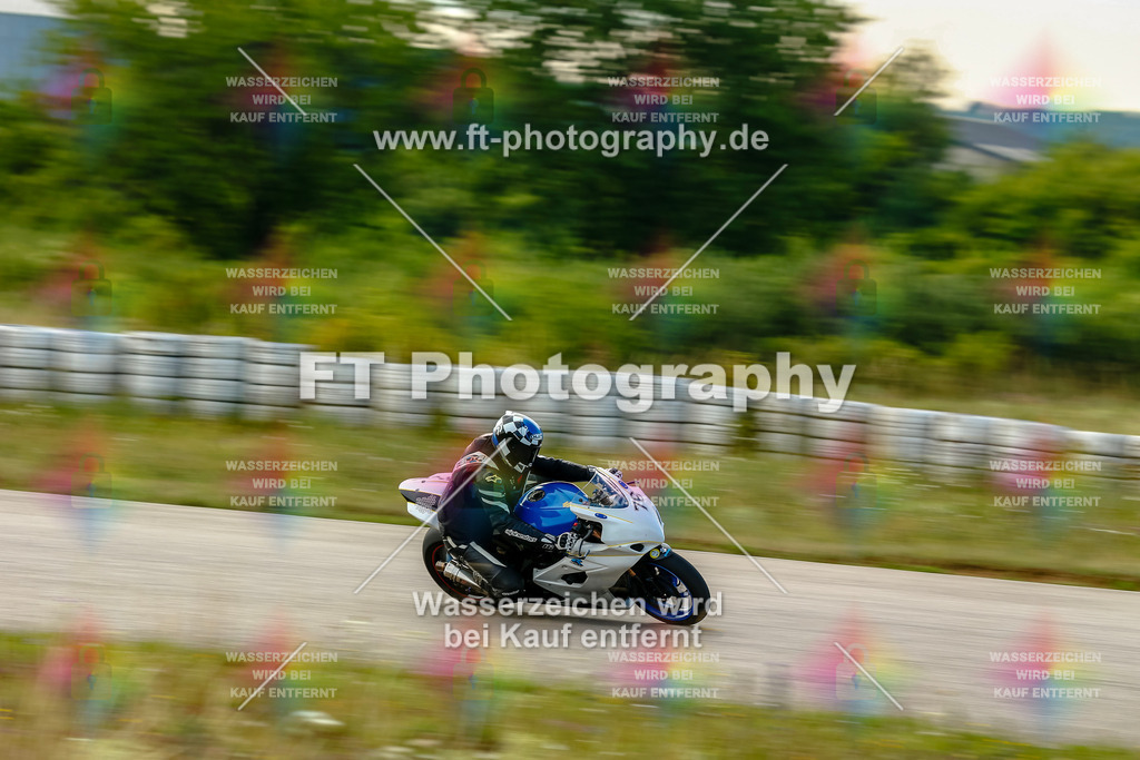 Chambley Juli-0122 | Hier findet Ihr Bilder von Touristenfahrten auf der Nürburgring Nordschleife oder von anderen Veranstaltungen die ich besucht habe. Viel Spass beim Durch Schauen 