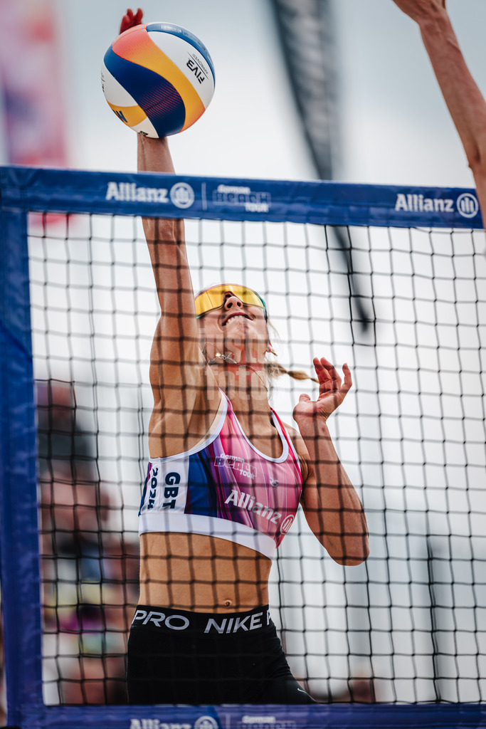 Beachvolleyball | Frauen | German Beach Tour 2024 | Tourstop Bremen | 08.06.2024 | Paula Schürholz beim Angriff