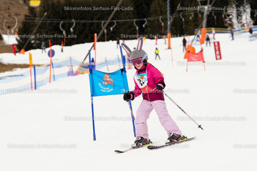 SRF_02.01.2026_0205 | Skirennfotos,Serfaus,Fiss,Ladis,Kinderskirennen,Winter,Tirol,Oberland,skirace,SFL,feelfree,weil wir's genießen,ski,Ski,skifahren,Sonnenplateau, - Realisiert mit Pictrs.com