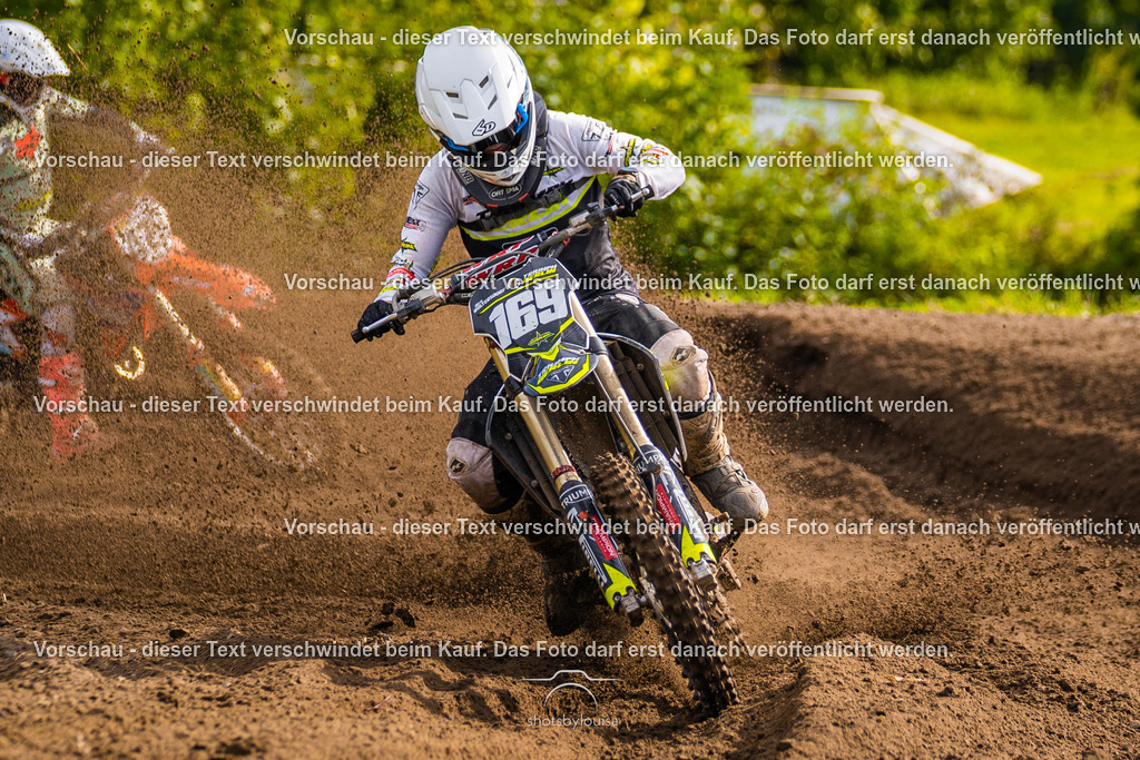 09_21_LM_Schenkenhorst-8395 | Sportfotografin aus Berlin-Brandenburg mit Fokus auf Motocross. Ich halte deine sportliche Leistung und echte Emotionen auf und neben der Strecke professionell fest. Entdecke die Fotos von deinem Rennen und bestelle sie direkt hier im Shop.