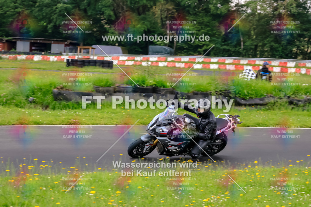 VBK-7014 | Hier findet Ihr Bilder von Touristenfahrten auf der Nürburgring Nordschleife oder von anderen Veranstaltungen die ich besucht habe. Viel Spass beim Durch Schauen 