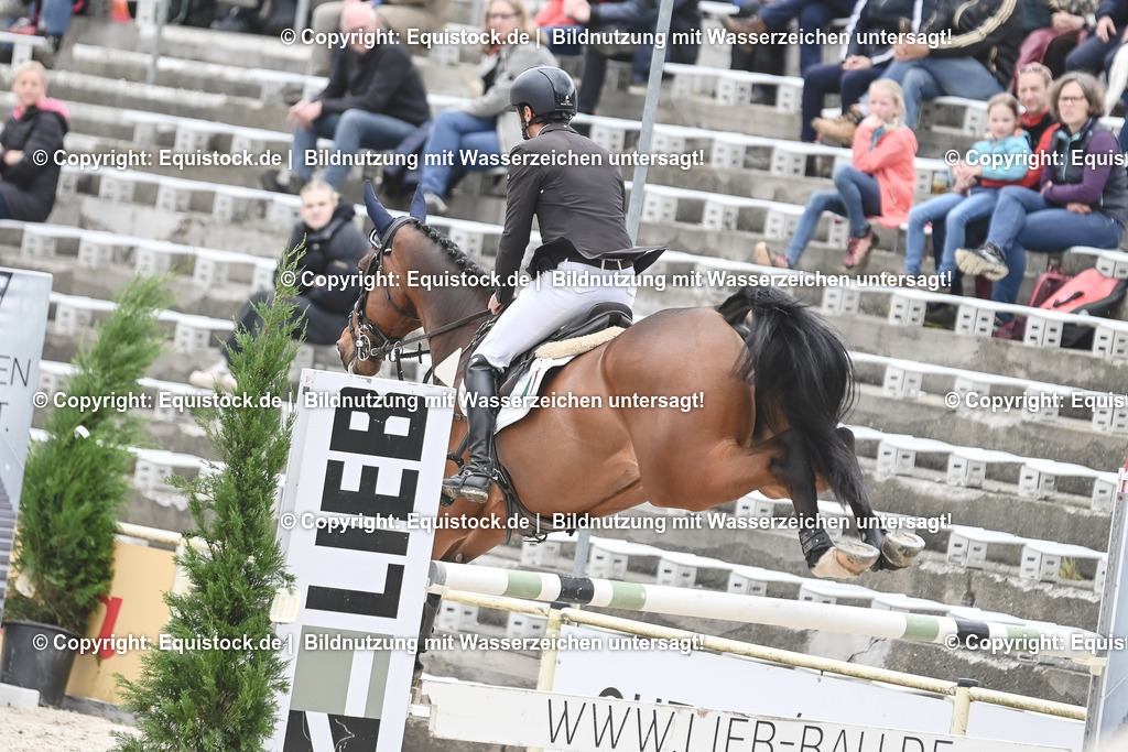 20230514_CCI4_Springen_0078 | equistock