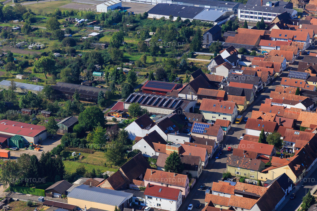 Luftbild: Rheinstraße aus Nordosten in Kandel im Bundesland Rheinland-Pfalz in Deutschland. Foto: IMG_095008.jpg vom 24.09.2016 durch Werner Riehm/FLY-FOTO.de
