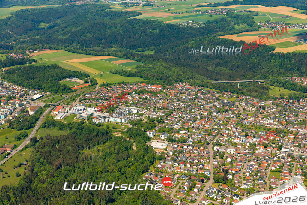 Das Luftbild zeigt :  Mutlangen - Die Luftaufnahme wurde 2024 vom UL-Flugzeug aus erstellt ( keine Drohne ) - Hochauflösende Luftaufnahme - Für grossformatige Ausdrucke geeignet. Die Geschenkidee !Mit Lizenz und Bildrechte bestellbar