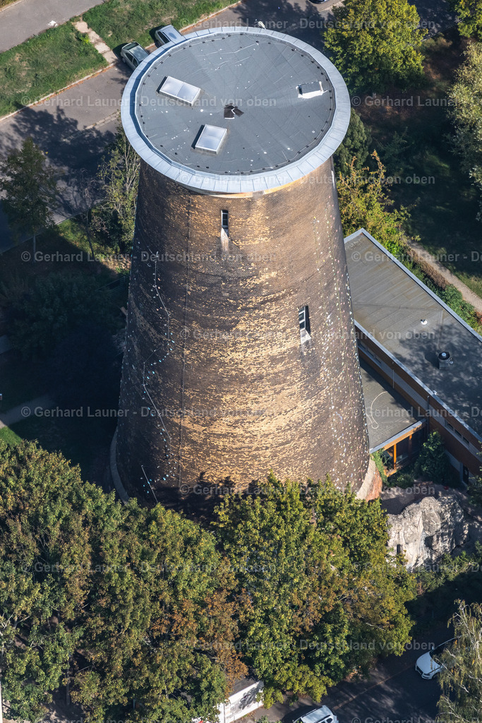 4041207 | LEIPZIG 15.09.2020 Freizeitzentrum - Vergnügungspark " Kletterturm Mockau " an der Samuel-Lampel-Straße im Ortsteil Mockau in Leipzig im Bundesland Sachsen, Deutschland. Weiterführende Informationen bei: KletterTurm Mockau GmbH. // Leisure center - amusement park "Kletterturm Mockau" on Samuel-Lampel-Strasse in the district Mockau in Leipzig in the state Saxony, Germany. Further information at: KletterTurm Mockau GmbH. Foto: Gerhard Launer