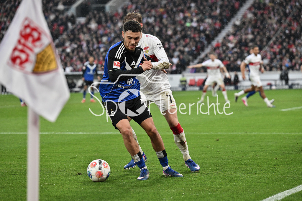 VfB Stuttgart - Hamburger SV | STUTTGART, GERMANY - 12. APRIL: tackle betwwen William MIKELBRENCIS (Hamburger SV 2) and Maximilian MITTELSTÄDT (VfB Stuttgart 7) during the Bundesliga Match between VfB Stuttgart vs. Hamburger SV on Matchday 29 at MHP Arena / DFL REGULATIONS PROHIBIT ANY USE OF PHOTOGRAPHS AS IMAGE SEQUENCES AND/OR QUASI-VIDEO