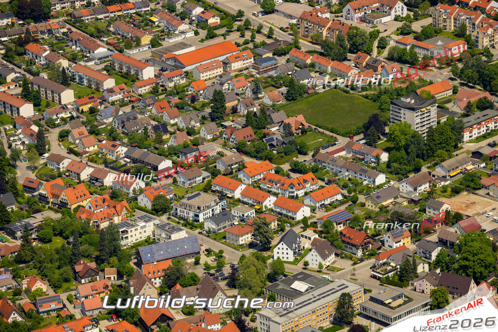 Das Luftbild zeigt  Mindelheim - Die Luftaufnahme wurde 2023 vom UL-Flugzeug aus erstellt ( keine Drohne ) - Hochauflösende Luftaufnahme - Für grossformatige Ausdrucke geeignet. Die Geschenkidee !Mit Lizenz und Bildrechte bestellbar