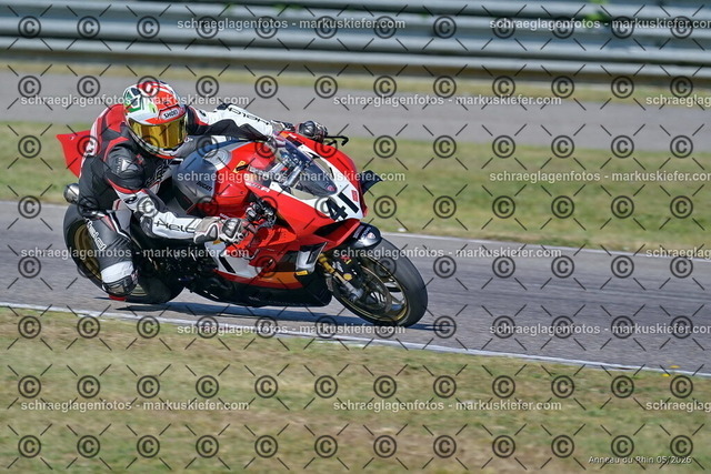 26BT02-0022 | markuskiefer.com - Realisiert mit Pictrs.com