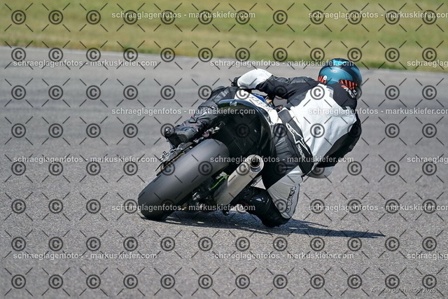 26BT02-1955 | markuskiefer.com - Realisiert mit Pictrs.com