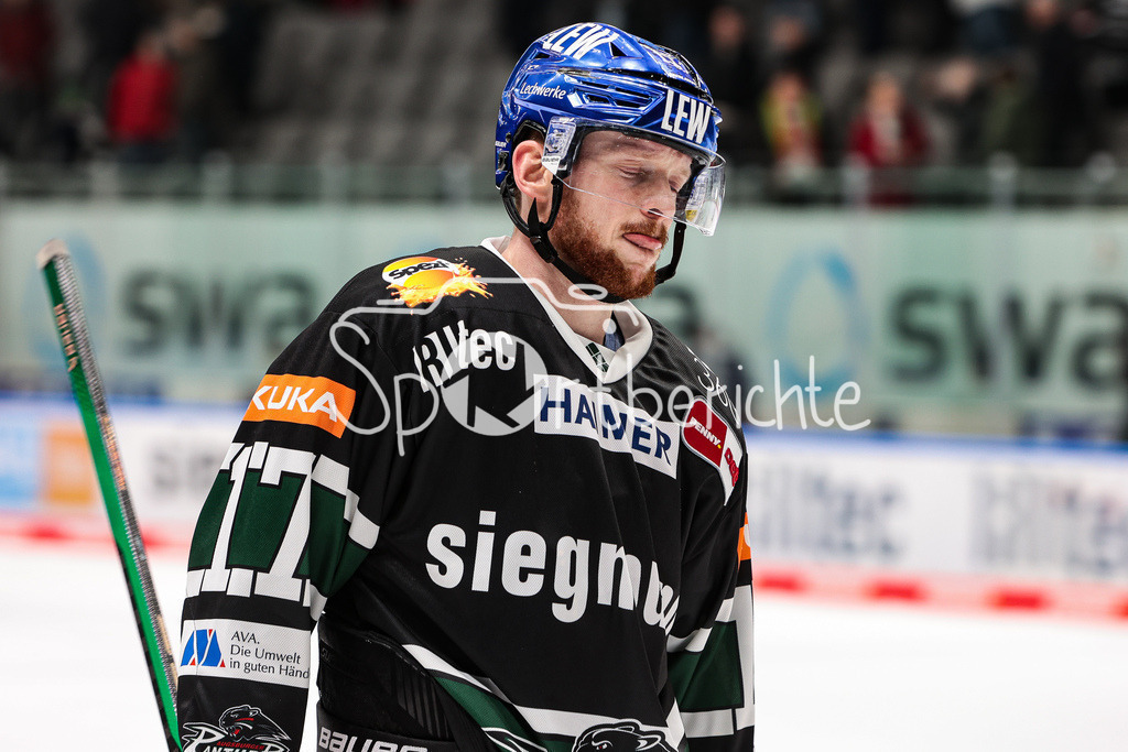 Augsburger Panther - Loewen Frankfurt | Ryan KUFFNER (AEV #17) ist bedient nach der Niederlage gegen Frankfurt