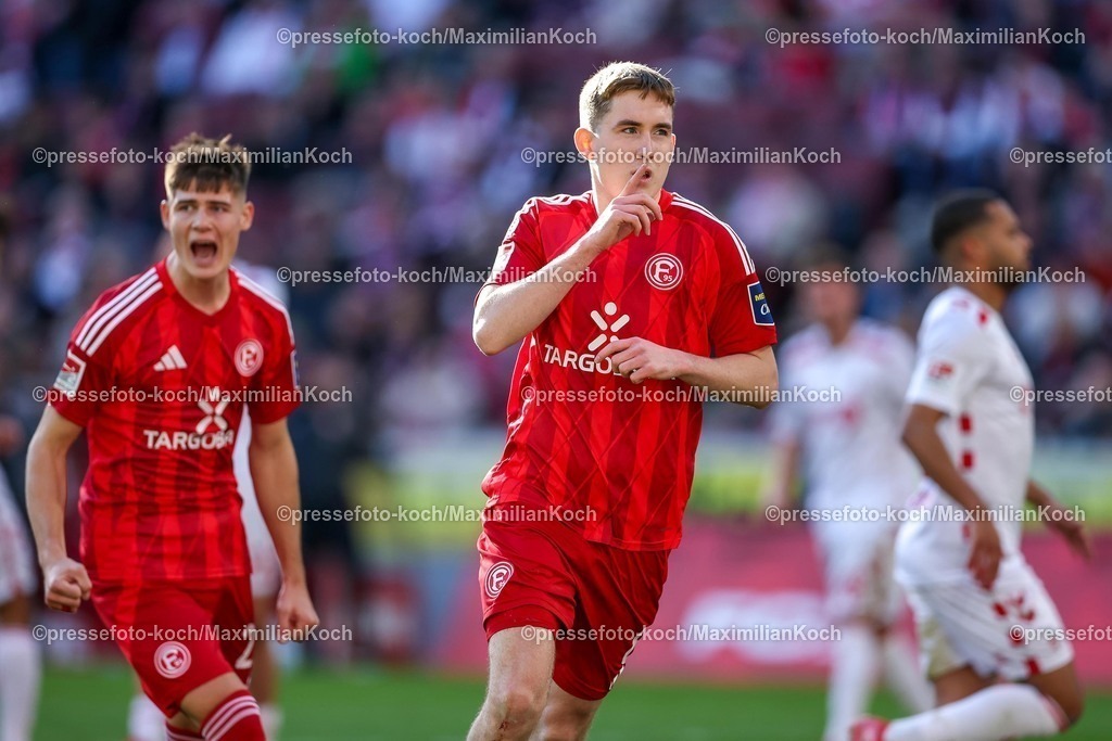 1FC23022502217 | 23.02.2025, Fußball, 1. FC Köln - Fortuna Düsseldorf, 2.. Fußball Bundesliga, 23. Spieltag, RheinEnergie-STADION, Saison 2024 2025: Torjubel nach dem 1:1 Ausgleich nach Handelfmeter durch Torschütze Isak Johannesson (Fortuna Düsseldorf #8)DFB regulations prohibit any use of photographs as image sequences and or quasi-video.