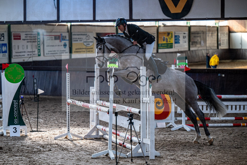 20240308-DOS_3186 | Entdecke hochwertige Reitturnierfotos von Foto Oger. Professionell, emotional und authentisch – jetzt Lieblingsmomente im Shop bestellen.Deutschlandweite Turnierfotografie. - Realisiert mit Pictrs.com