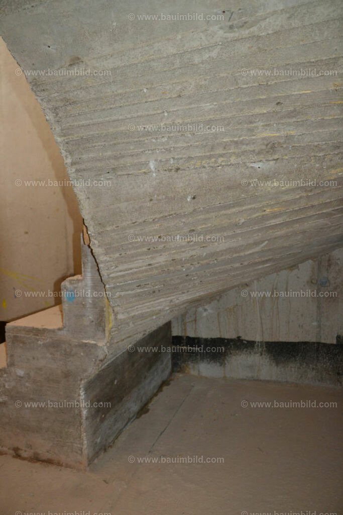 bib-lg04-betonarbeiten-treppen-0765 | Nach LV-Leistungsgruppen sortierte Detailfotos über den Bau eines Hauses. Alle Hausbau-Bilder direkt vom Urheber und Autor der Website Haus-Selber-Bauen.com