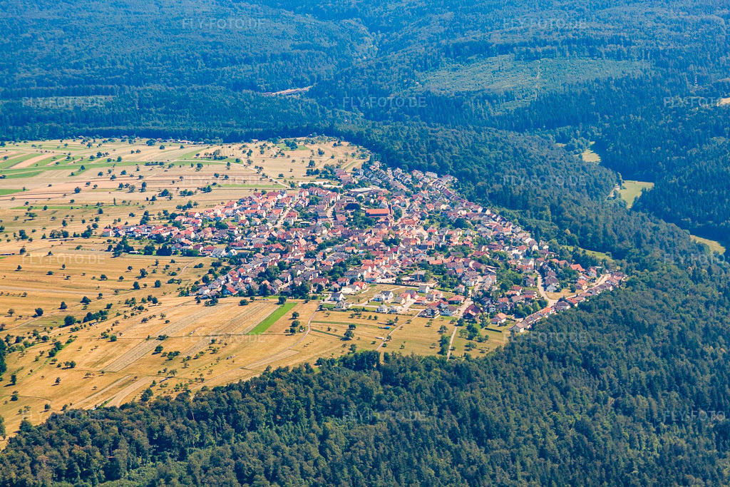 Luftbild: Ortsansicht von Norden im Ortsteil Pfaffenrot in Marxzell im Bundesland Baden-Württemberg in Deutschland. Foto: IMG_42079.jpg vom 27.06.2011 durch Werner Riehm/FLY-FOTO.de