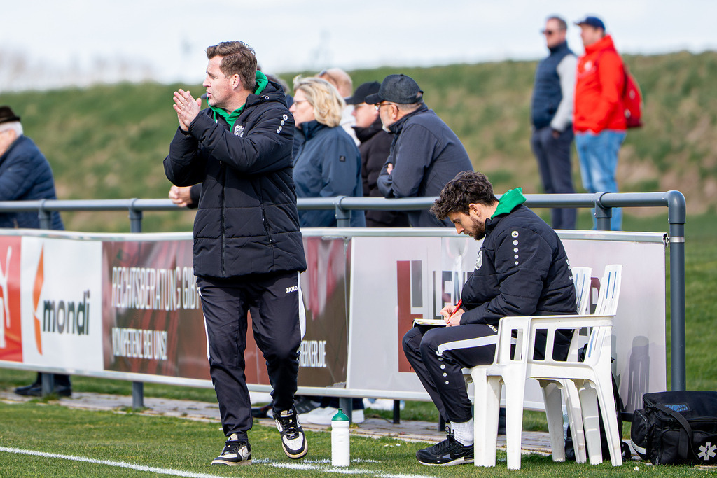 Fußball I Herren I Saison 2025-2026 I Bezirksliga Weser-Ems 4 I 26. Spieltag I VFL Oythe - SV Hansa Friesoythe I 20376 | jns.sportfotos - Realisiert mit Pictrs.com