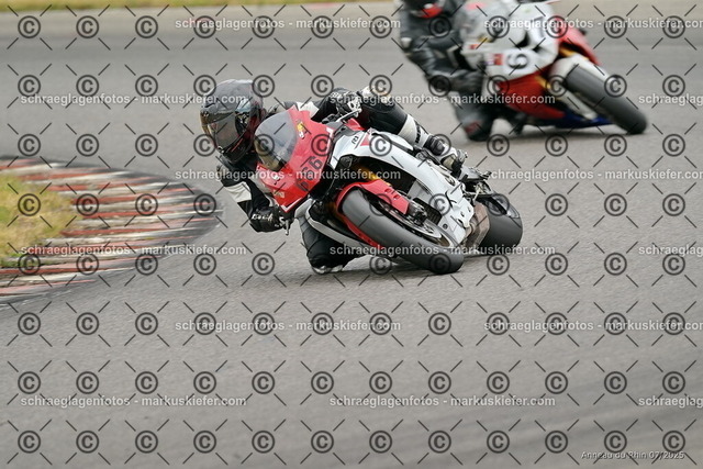 25bt05-1511 | markuskiefer.com - Realisiert mit Pictrs.com